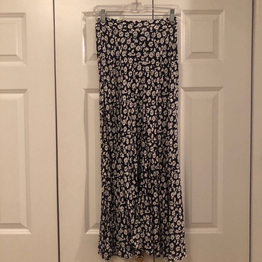 Zara black and white floral daisy midi skirt XS